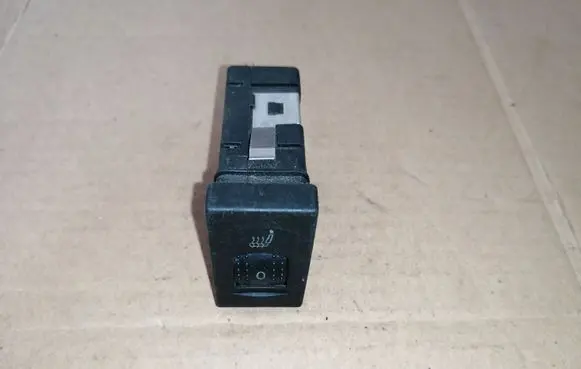 Volkswagen PASSAT B5 Seat heating switch 3B0963564C