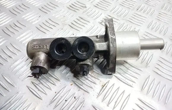 Audi A6 S6 C4 4A Master brake cylinder 1753