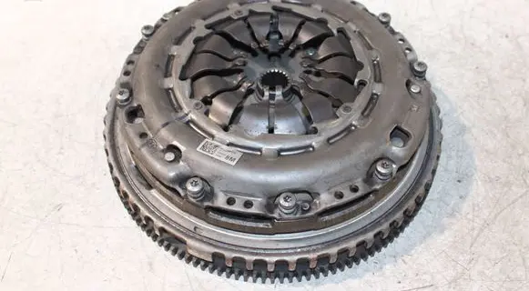 Nissan Pulsar Clutch set kit 123104345R 302059210R 301013644R