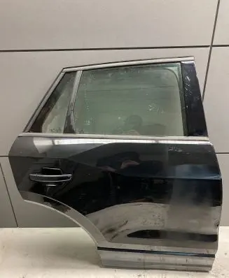 Audi Q2 - Rear door