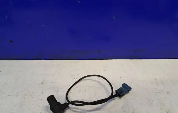 Saab 95 - 96 Camshaft position sensor 0261210133 685141