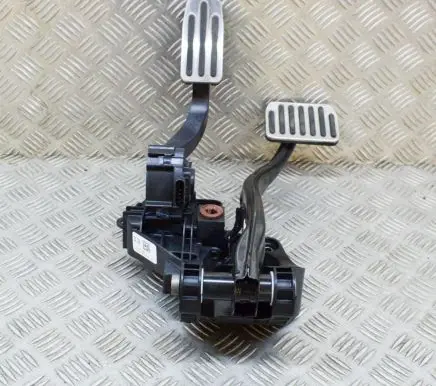 Tesla Model 3 Accelerator throttle pedal 104469100D