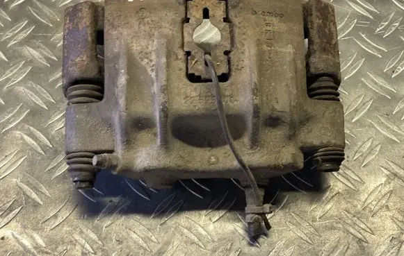 Iveco Daily 30.8 - 9 Rear brake caliper
