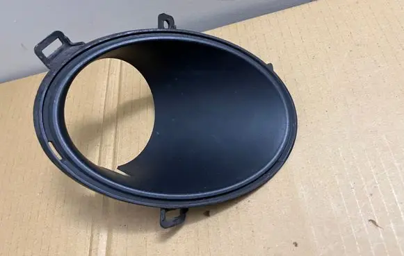Front fog light trim/grill