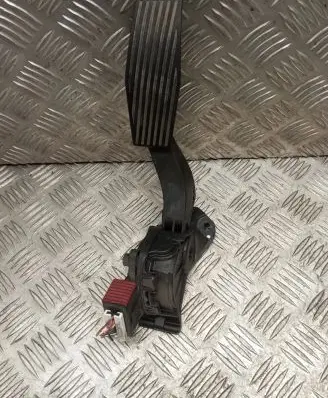 Opel Insignia A Accelerator throttle pedal 13237352