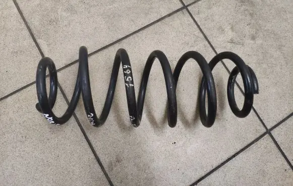 Toyota Auris E180 Rear coil spring