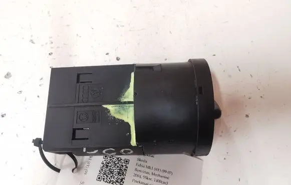 Skoda Fabia Mk1 (6Y) Light switch BK71C0941531A 04052031