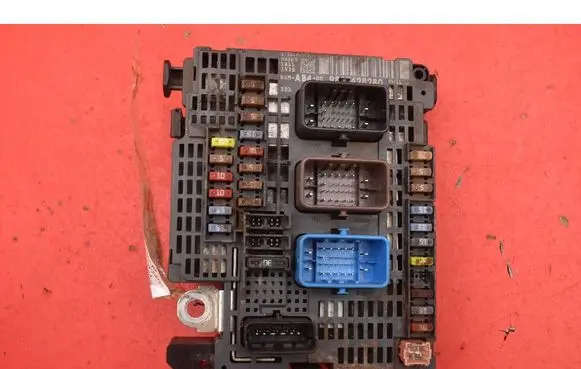 Peugeot 508 RXH Fuse box set 9807428280