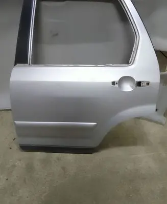 Honda CR-V Rear door