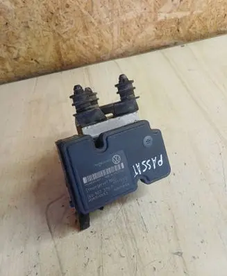 Volkswagen Jetta V ABS Pump 1K0907379P PU6B23160 00009496E4