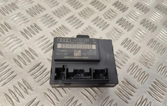 Audi Q7 4L Door control unit/module 4L0907290