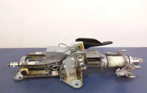 BMW 5 F10 F11 Steering wheel axle 6795346