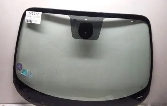 Nissan Juke I F15 Front windscreen/windshield window 