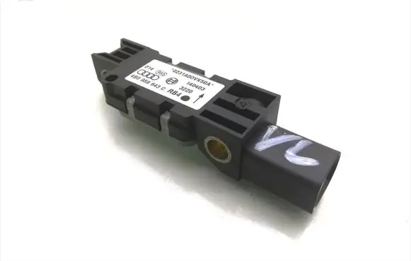 Audi A8 S8 D3 4E Airbag deployment crash/impact sensor 4B0959643C 140403