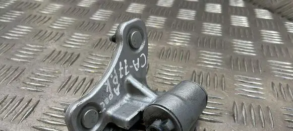Mercedes-Benz E W212 Front door lower hinge 
