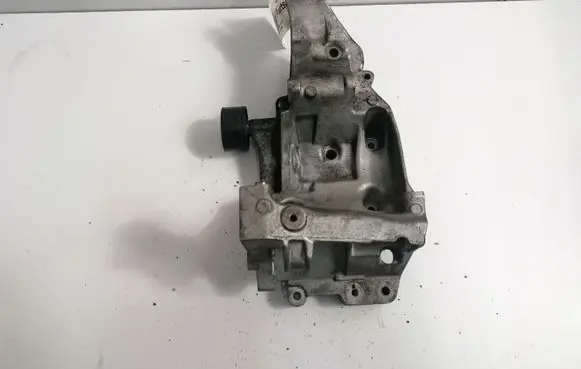 BMW 5 F10 F11 Generator/alternator bracket 7802639