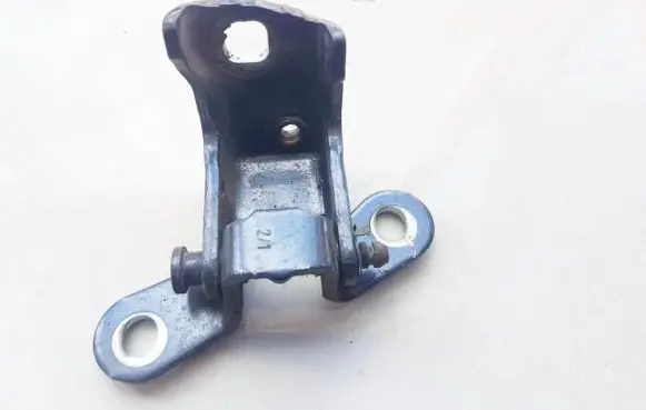 Ford Mondeo Mk III Rear door lower hinge 93bbf26801al 93bb-f26801-al
