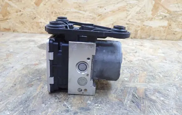 Skoda Octavia Mk3 (5E) ABS Pump 5Q0614517EF