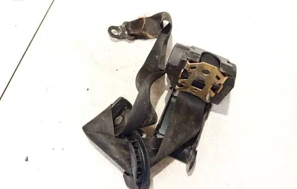 Volkswagen Golf III Rear seatbelt