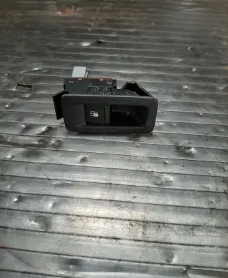 Volkswagen Touran II Fuel tank opening switch 1F0959527