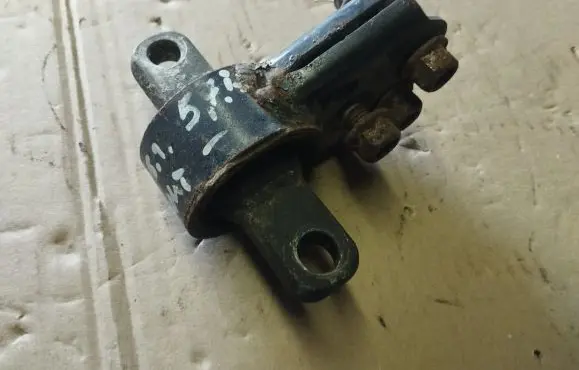 Jeep Grand Cherokee (WK) Gearbox mount