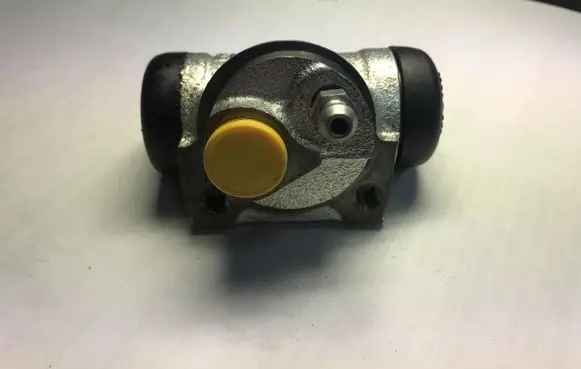 Renault 19 Rear brake cylinder 4582