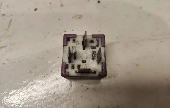 Audi A4 S4 B5 8D Other relay 431951253G