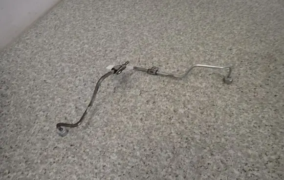 Nissan X-Trail T31 Fuel line/pipe/hose 