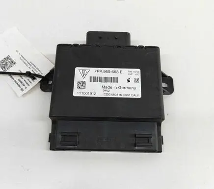 Volkswagen Touareg II Voltage converter/converter module 7PP959663E