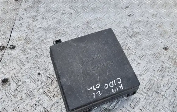 KIA Pro Cee'd I Fuse box cover 1H110