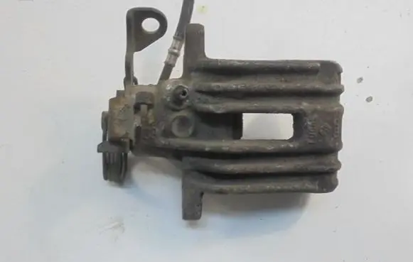 Volkswagen PASSAT B5 Rear brake caliper 