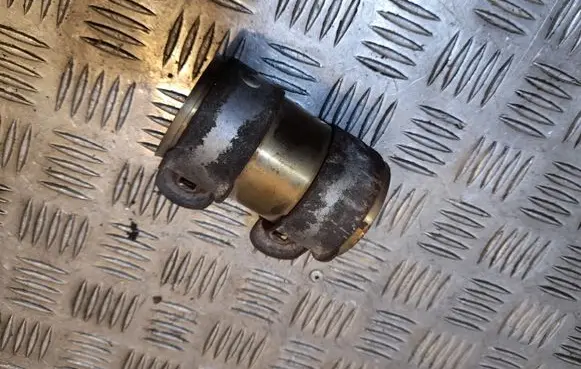 Audi A6 S6 C6 4F Muffler pipe connector clamp 1K0253141
