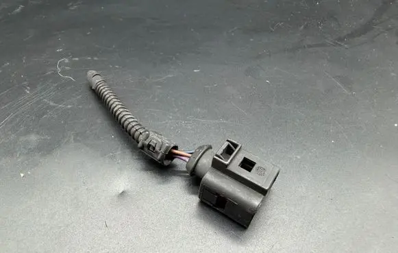Porsche Cayenne (9PA) Air conditioning (A/C) pressure sensor 1J0973703