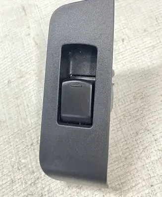 Nissan X-Trail T31 Electric window control switch 25411JG000 0767
