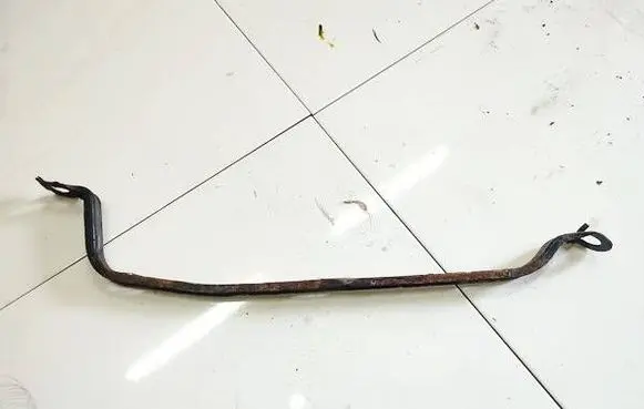 Peugeot 508 Fuel tank mounting bracket 