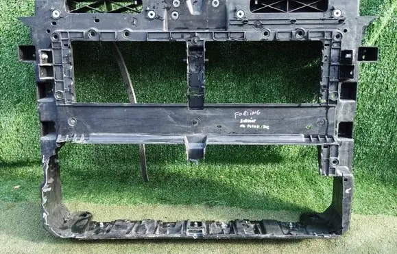 Top upper radiator support slam panel