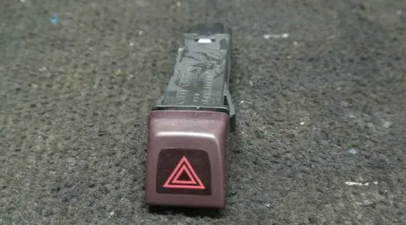 Volvo V50 Hazard light switch 30739296