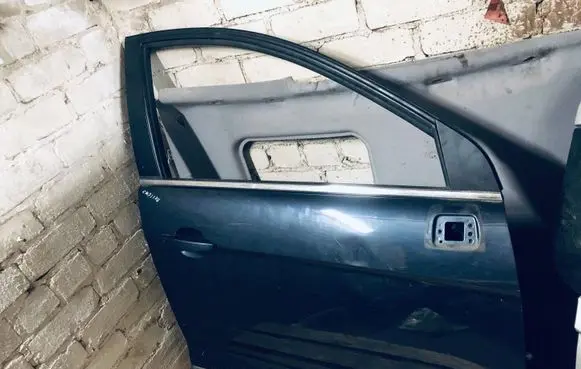 Chevrolet Captiva Front door