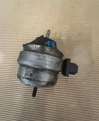 Engine mount bracket