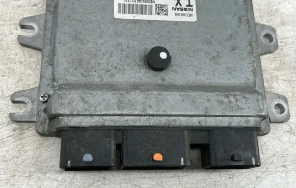 Nissan Qashqai Engine control unit/module MEC940240