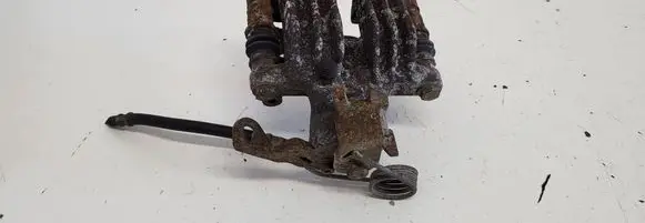 Volkswagen PASSAT B5 Rear brake caliper 