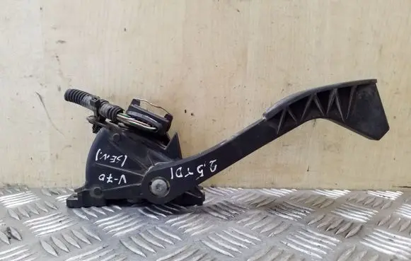 Volvo S70 V70 V70 XC Accelerator throttle pedal 9209745
