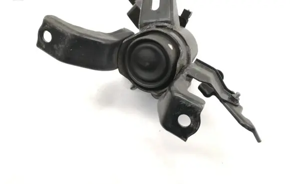 Toyota Prius (XW30) Engine mount bracket