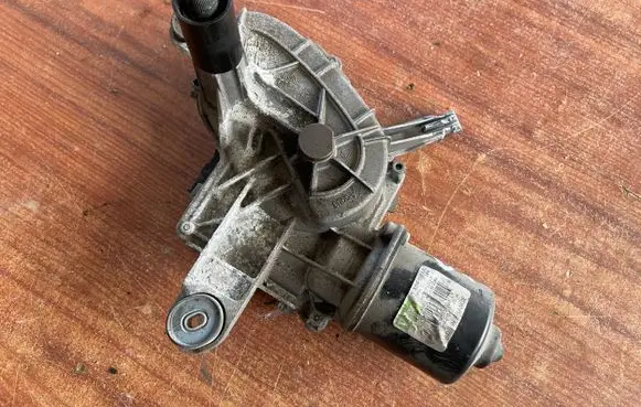 Citroen C4 I Picasso Wiper motor 53568012