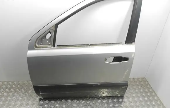 KIA Sorento Front door