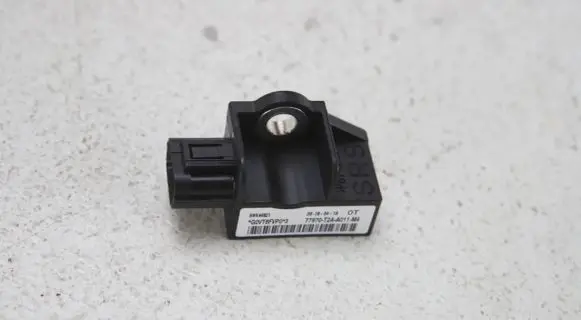 Honda CR-V Airbag deployment crash/impact sensor 77970-T2A-A011-M4 5WK44621