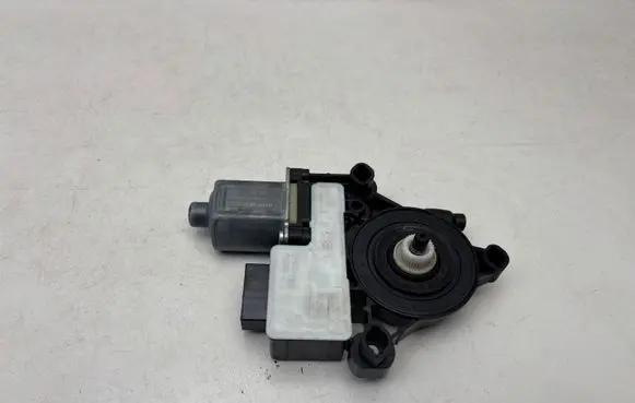 Seat Leon (5F) Rear door window regulator motor 5Q0959812A