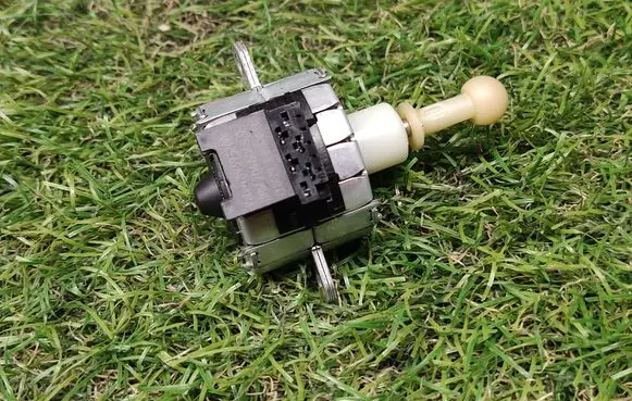 Headlight level adjustment motor