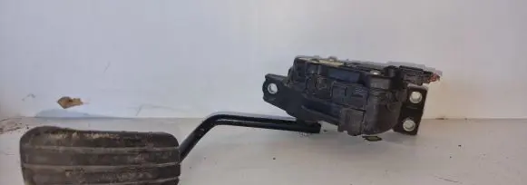 Renault Trafic II (X83) Accelerator throttle pedal 6PV00811933 8200289176 93851978