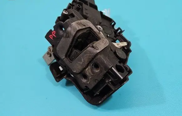 Ford Mondeo MK IV Front door lock 8M2A-R21812-AA IMPRK1479689